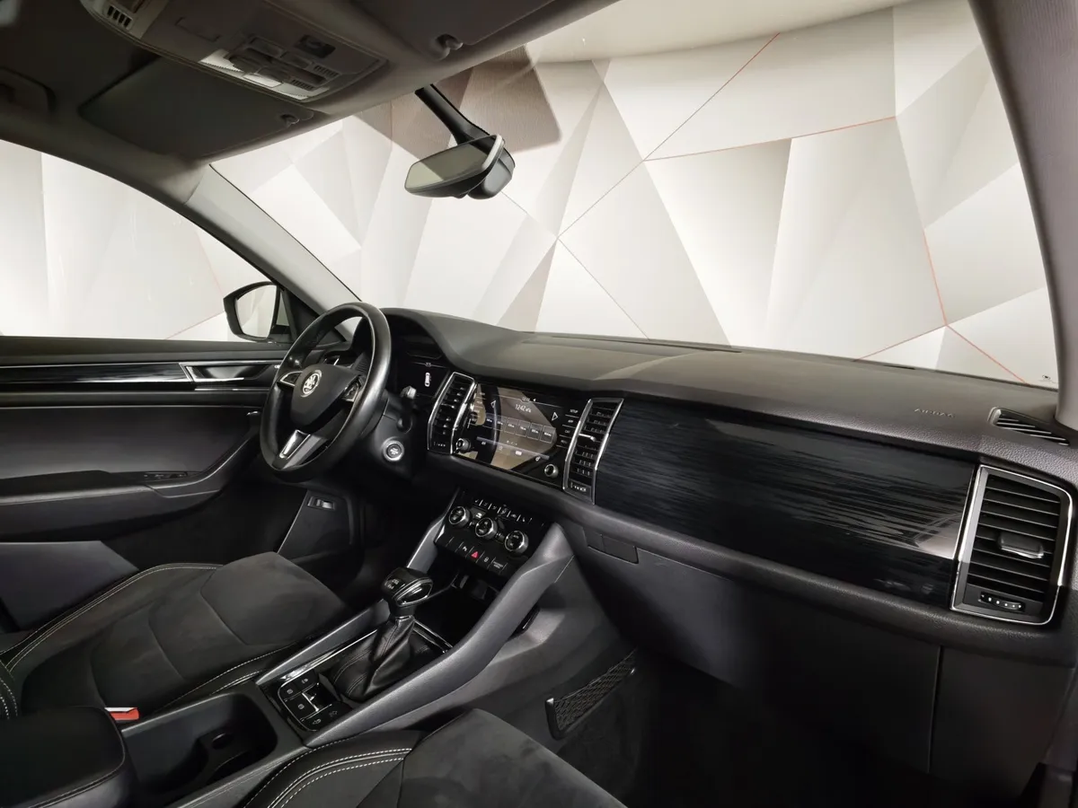 Skoda Kodiaq 2.0 TSI DSG 4X4 (180 л.с.) Белый в АВИЛОН. Слайд №13