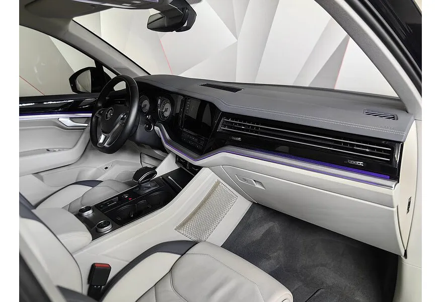 АВИЛОН - Volkswagen Touareg 3.0 V6 TDI Tiptronic 4Motion (249 л.с.) R-Line Черный - slide 11
