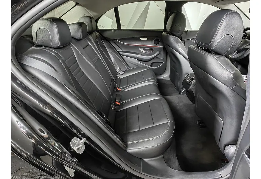 Mercedes-Benz E-Класс E 400 d 4MATIC 9G-TRONIC (333 л.с.) Luxury Черный в АВИЛОН. Слайд №11