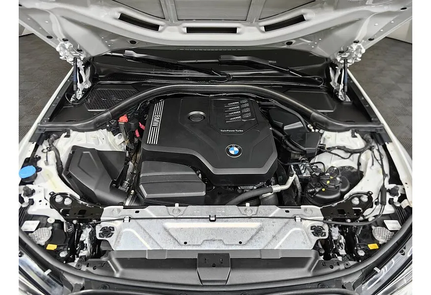 BMW 3 серия 320i xDrive (184 л.с.) M Sport Pro Белый в АВИЛОН. Слайд №10