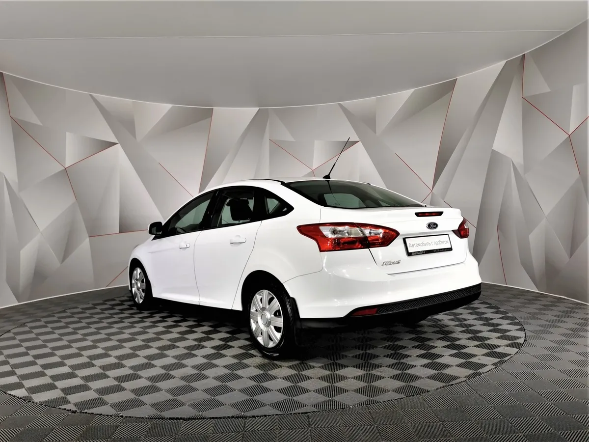 Ford Focus 1.6 Ti-VCT PowerShift (105 л.с.) Trend Белый в АВИЛОН. Слайд №4