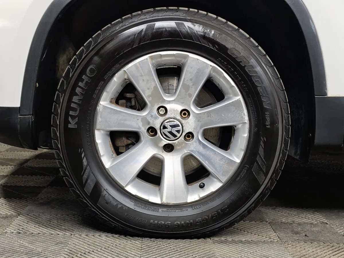 Volkswagen Tiguan 2.0 TSI 4Motion AT (180 л.с.) Sport & Style Белый в АВИЛОН. Слайд №9