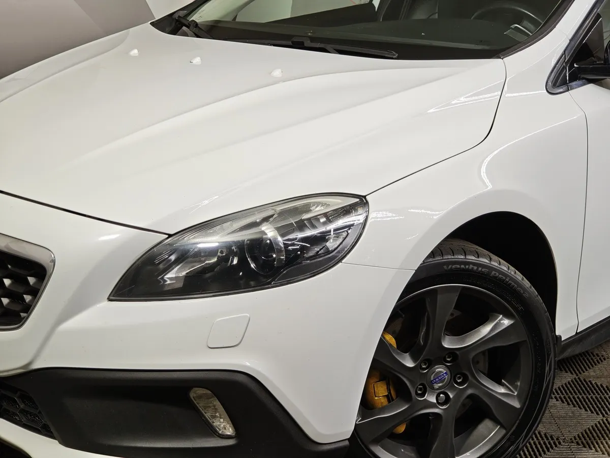 Volvo V40 2.0 T5 Geartronic AWD (213 л.с.) Белый в АВИЛОН. Слайд №10