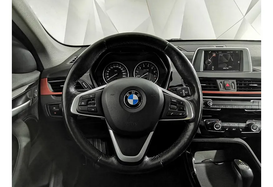 BMW X1 20i xDrive Steptronic AT (192 л.с.) Черный в АВИЛОН. Слайд №15