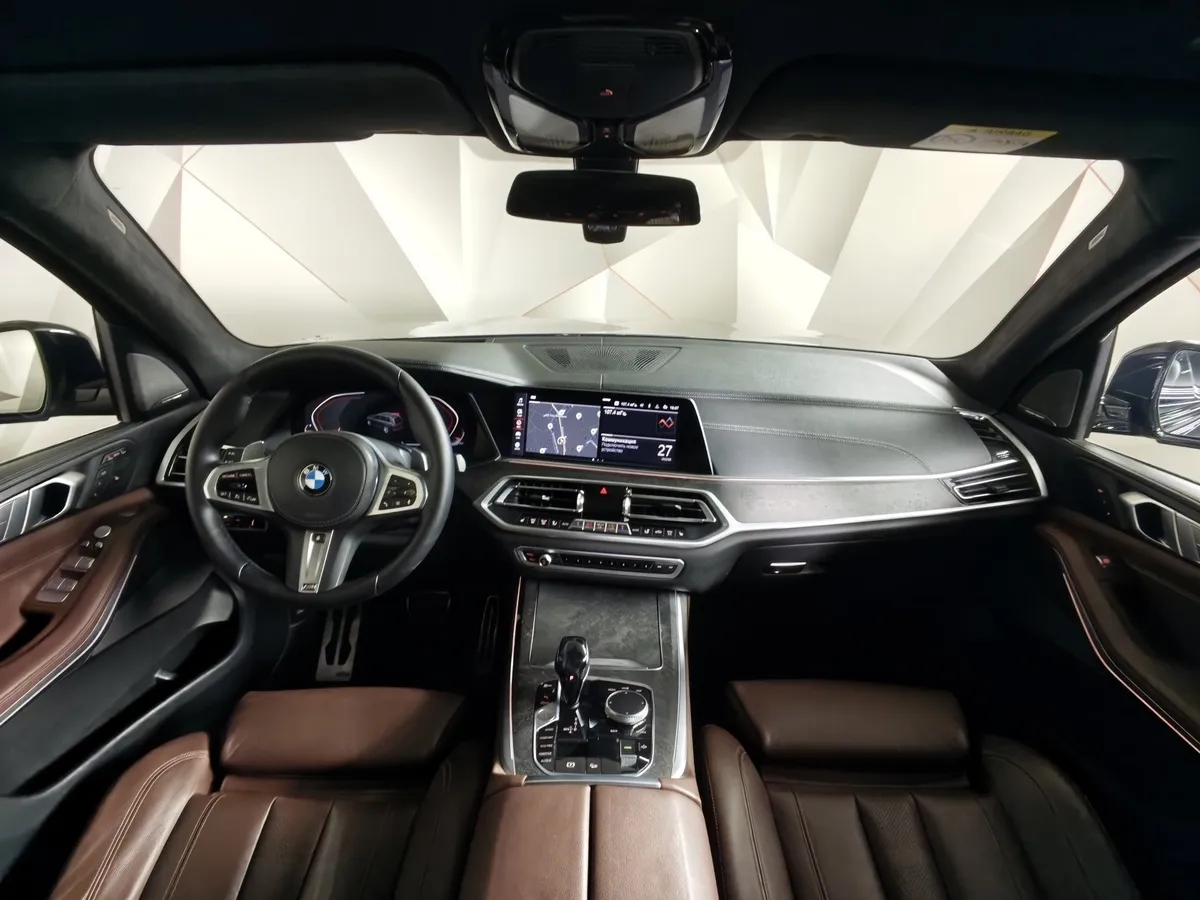 BMW X7 xDrive40i Steptronic (340 л.с.) Черный в АВИЛОН. Слайд №11