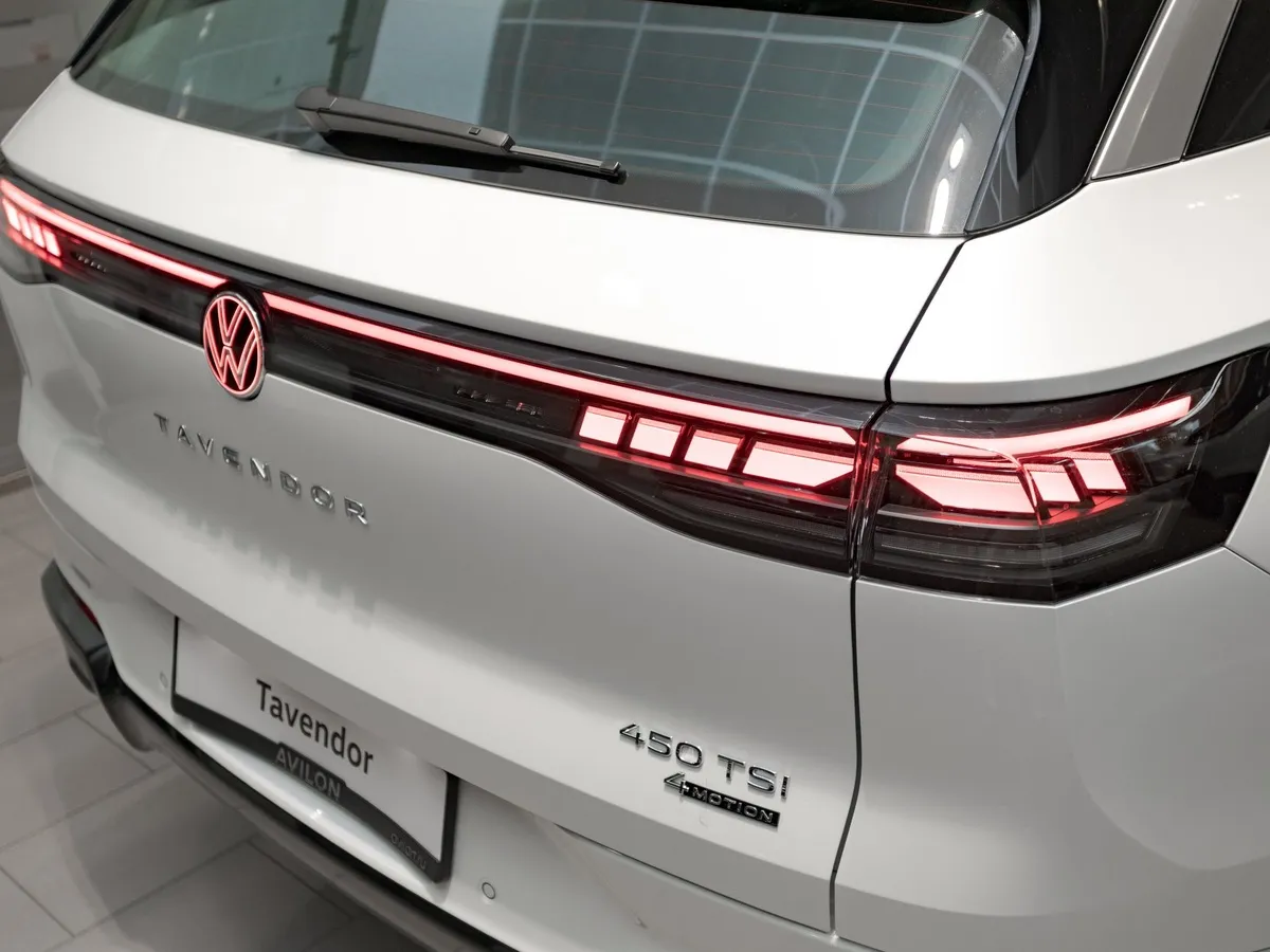 Volkswagen Tavendor 2.0 DSG 4WD (272 л.с.) Р-Лайн Тоуринг Белый в АВИЛОН. Слайд №18 Volkswagen Tavendor 2.0 DSG 4WD (272 л.с.) Р-Лайн Тоуринг Белый в АВИЛОН. Слайд №18