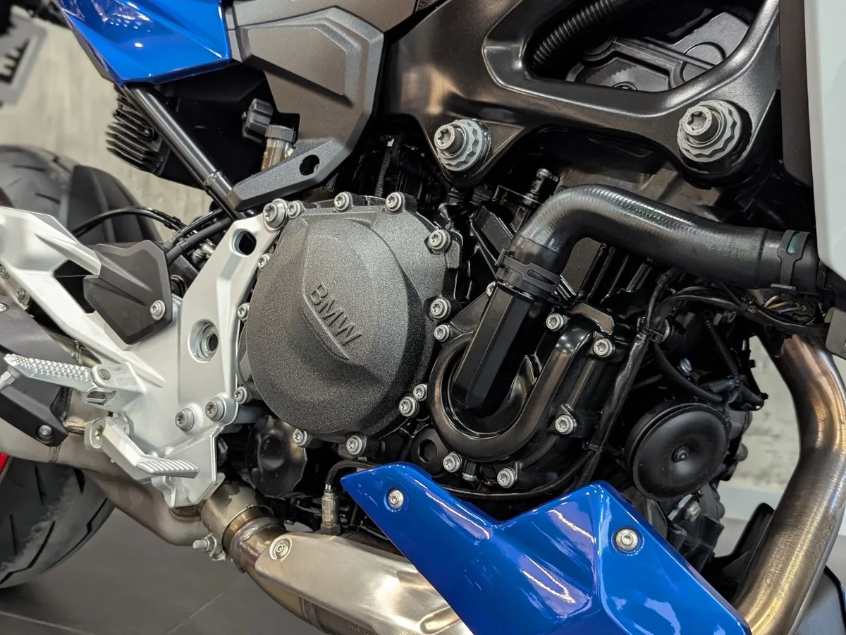 BMW Motorrad F 900 R F 900 R 895 см³ 895 Синий в АВИЛОН. Слайд №7