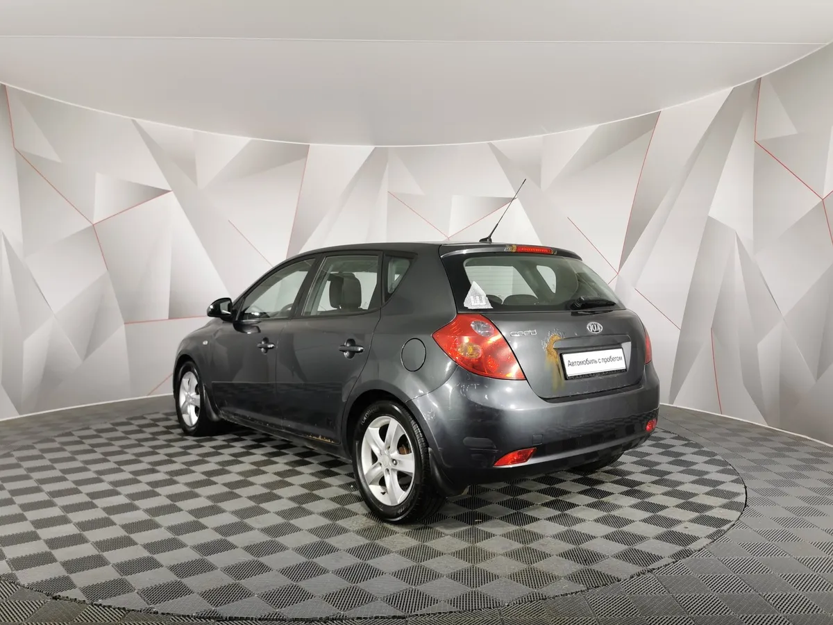 Kia Ceed 2.0 AT (143 л.с.) Серый в АВИЛОН. Слайд №4