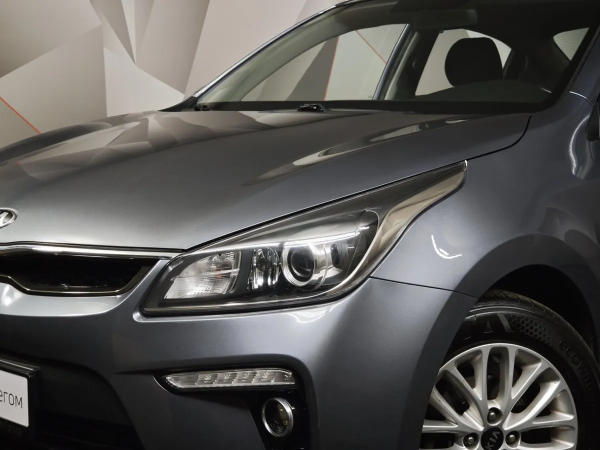 Kia Rio 1.6 AT (123 л.с.) Серый в АВИЛОН. Слайд №8