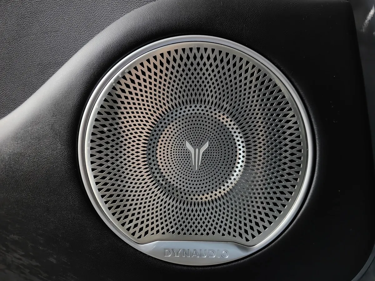 Voyah Free AT AWD (489 л.с.) Серый в АВИЛОН. Слайд №23
