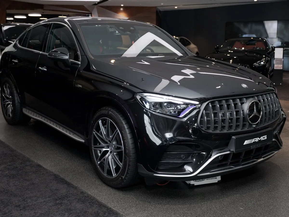 Mercedes-Benz GLC Купе 43 AMG 9G-TRONIC 4MATIC (435 л.с.) Черный в АВИЛОН. Слайд №2