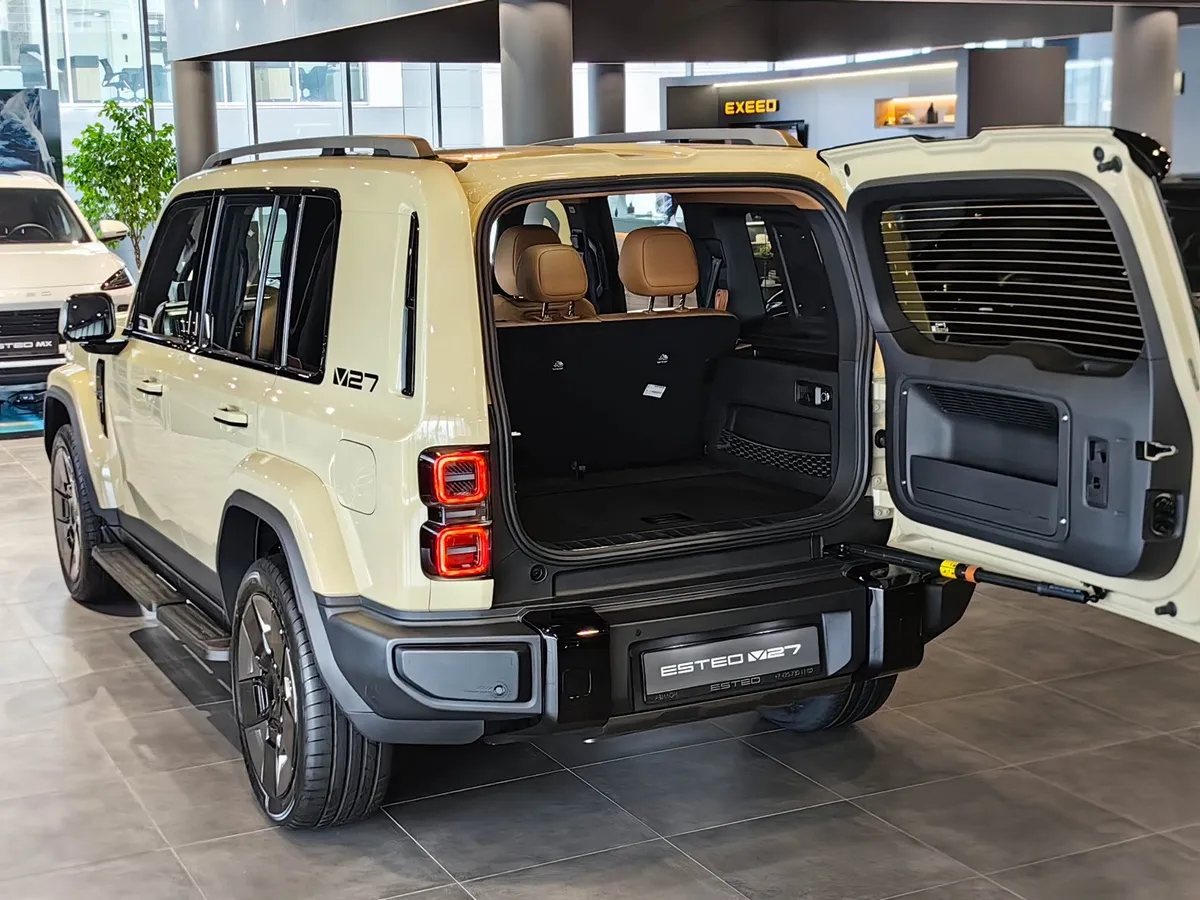 ESTEO V27 1.5h REEV AT 4WD (456 л.с.) Премиум Бежевый в АВИЛОН. Слайд №5