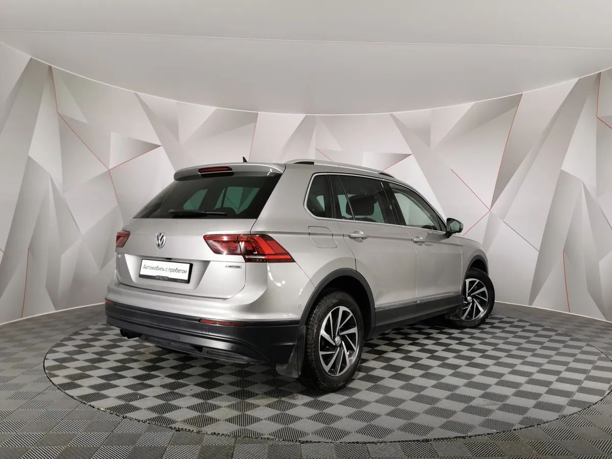 Volkswagen Tiguan 2.0 TSI 4Motion DSG (180 л.с.) Highline Серебристый в АВИЛОН. Слайд №2