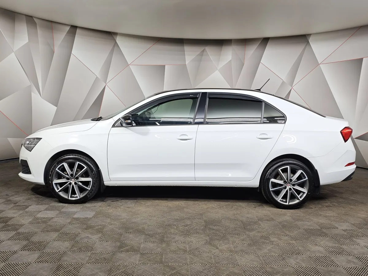 Skoda Rapid 1.6 MT (90 л.с.) Белый в АВИЛОН. Слайд №5