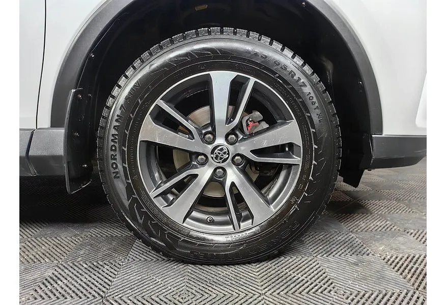 Toyota RAV4 2.2 TD AT (150 л.с.) Белый в АВИЛОН. Слайд №9