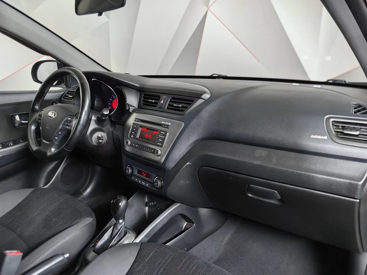 Kia Rio 1.6 AT (123 л.с.) Черный в АВИЛОН. Слайд №13