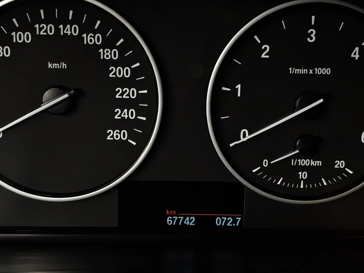 BMW X4 xDrive20d Steptronic (190 л.с.) Серый в АВИЛОН. Слайд №13