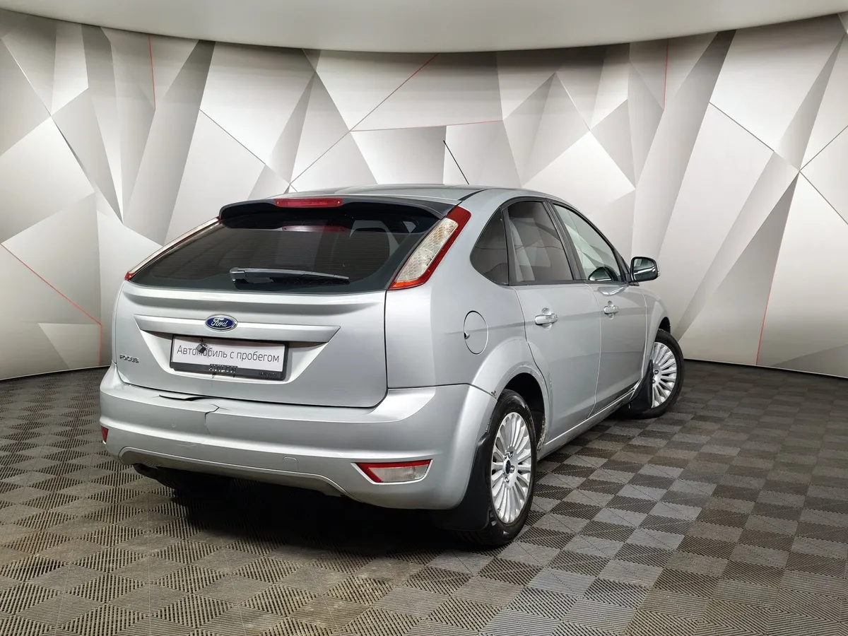 Ford Focus 1.6 AT (101 л.с.) Ghia Серебристый в АВИЛОН. Слайд №2