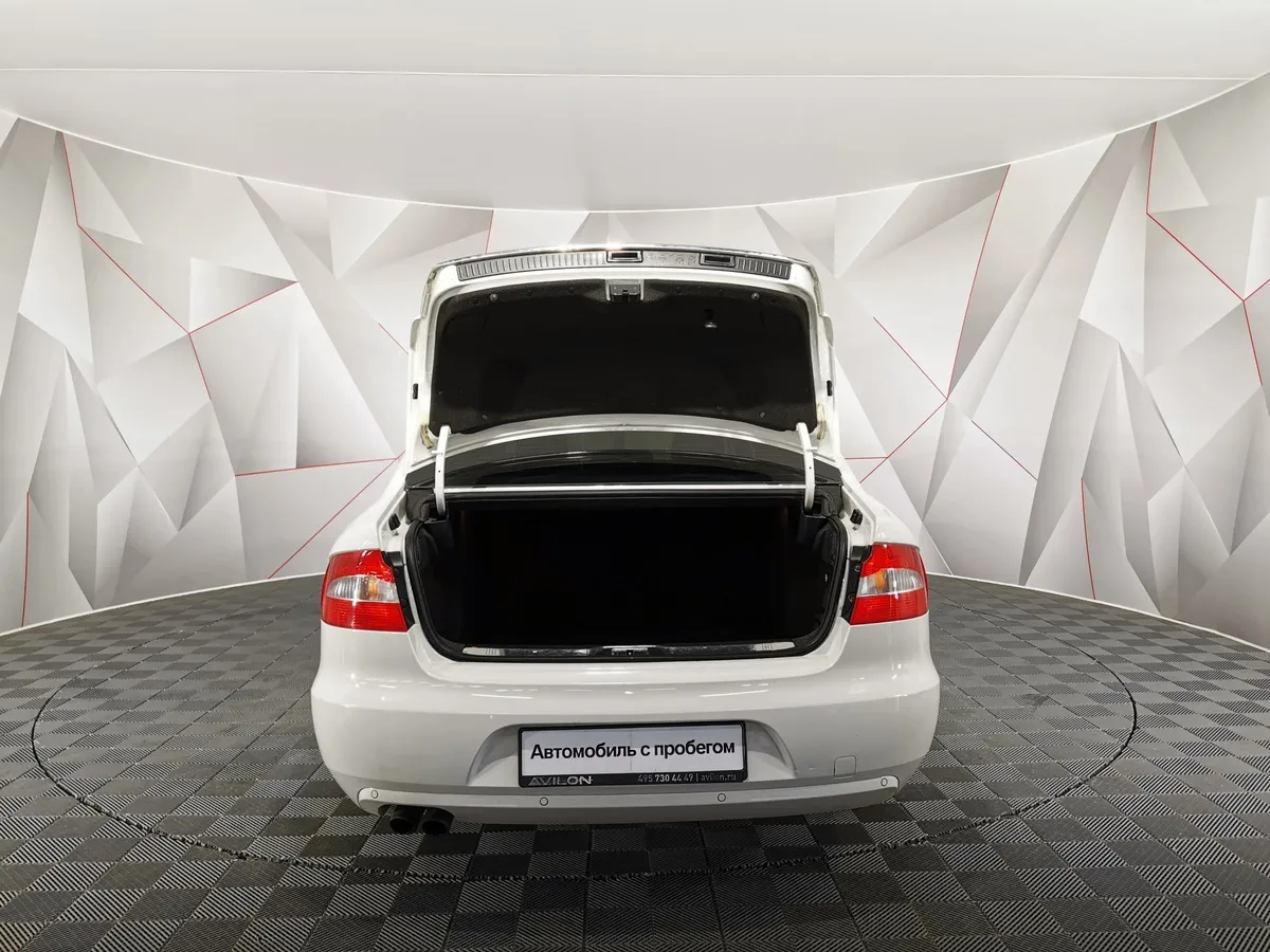 Skoda Superb 1.8 TSI DSG (152 л.с.) Белый в АВИЛОН. Слайд №11