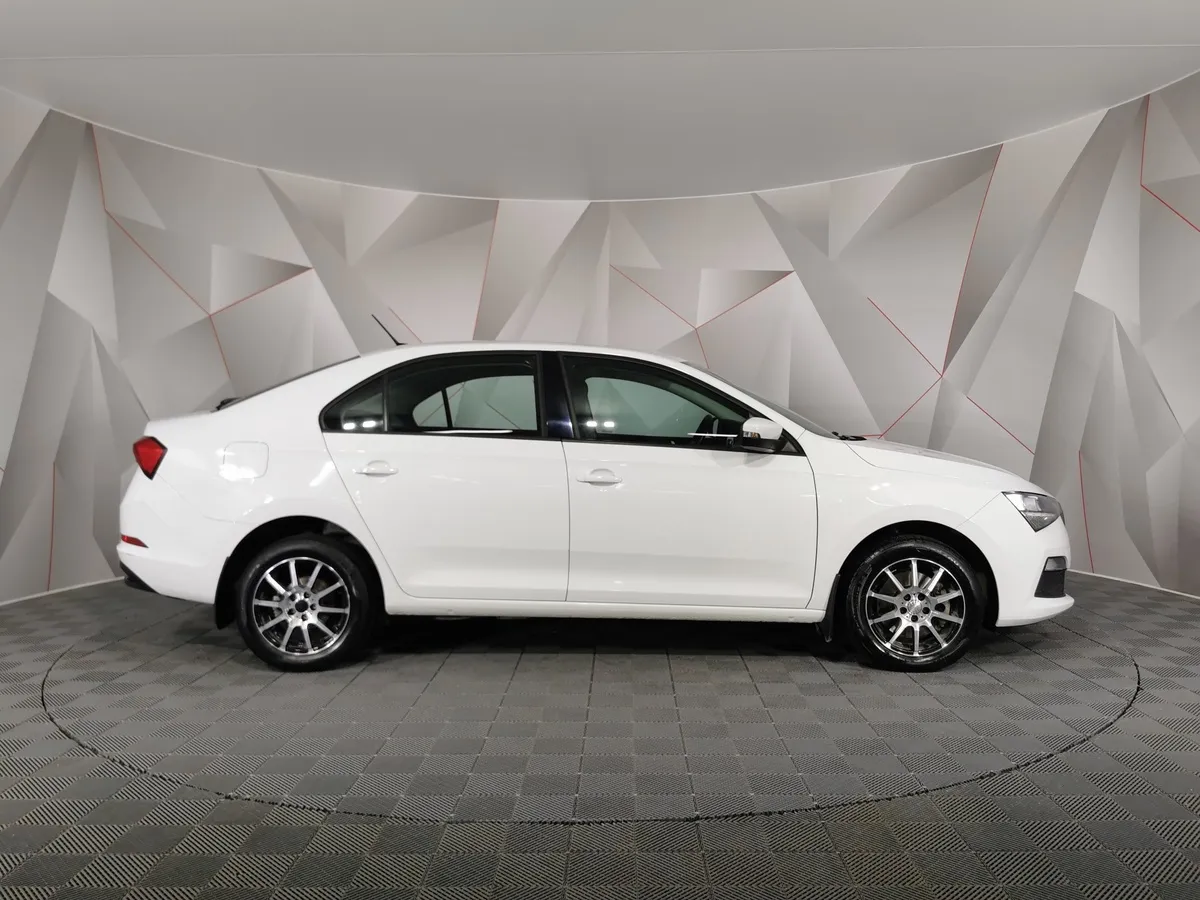 Skoda Rapid 1.6 AT (110 л.с.) Белый в АВИЛОН. Слайд №6