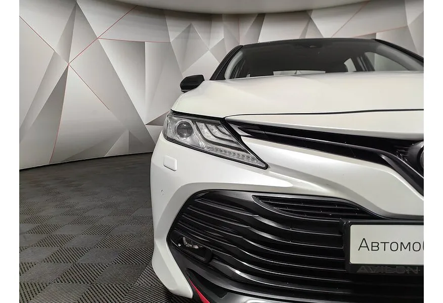 Toyota Camry 2.5 AT (181 л.с.) Белый в АВИЛОН. Слайд №16