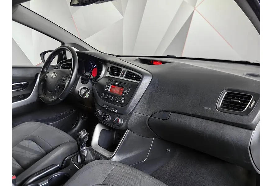 Kia Ceed 1.6 MT (130 л.с.) Comfort Черный в АВИЛОН. Слайд №13