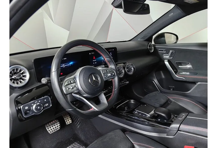 Mercedes-Benz A-Класс 35 SpeedShift 4Matic (306 л.с.) Черный в АВИЛОН. Слайд №19