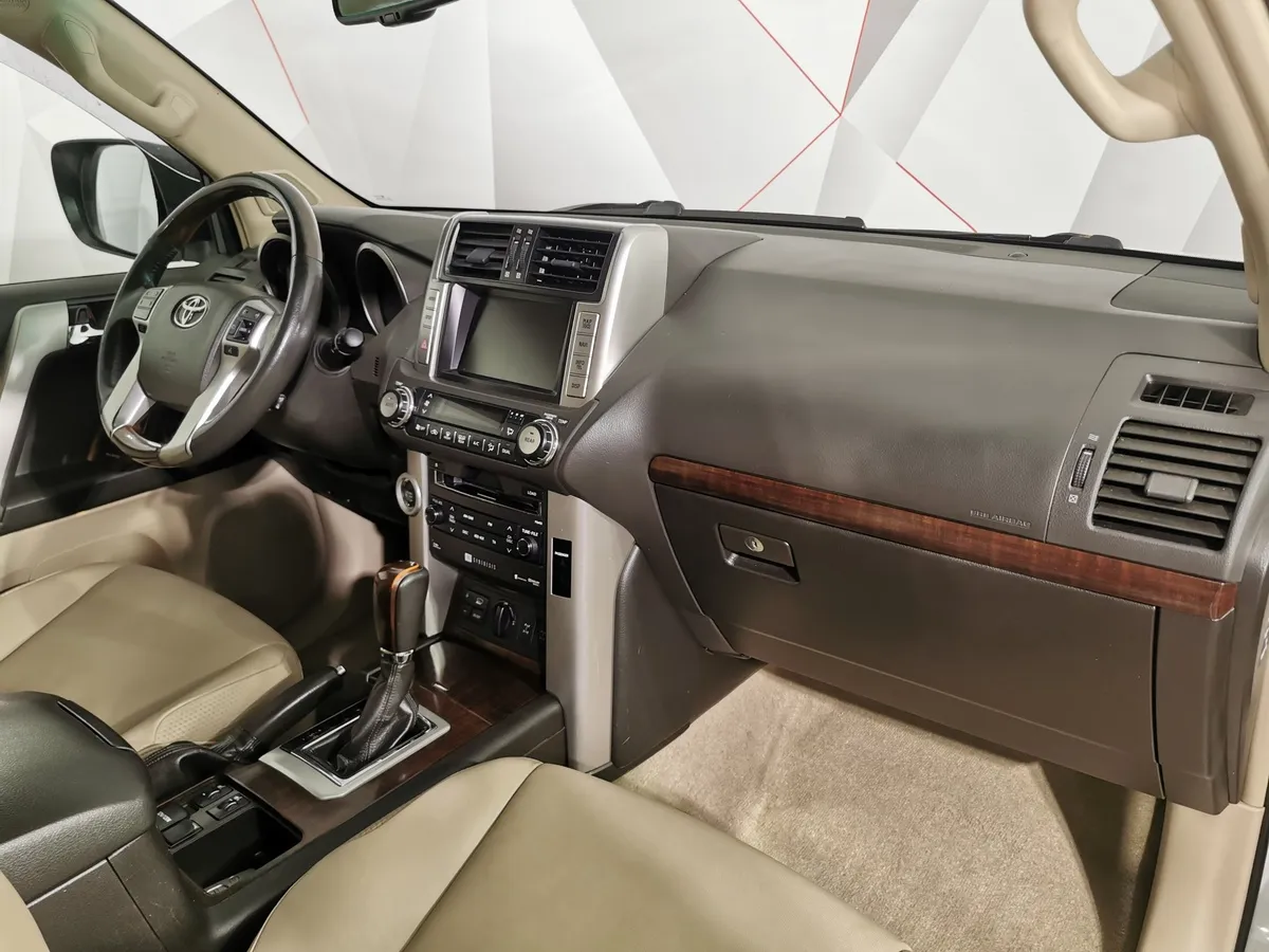 Toyota Land Cruiser Prado 4.0 AT 4WD (282 л.с.) Белый в АВИЛОН. Слайд №12