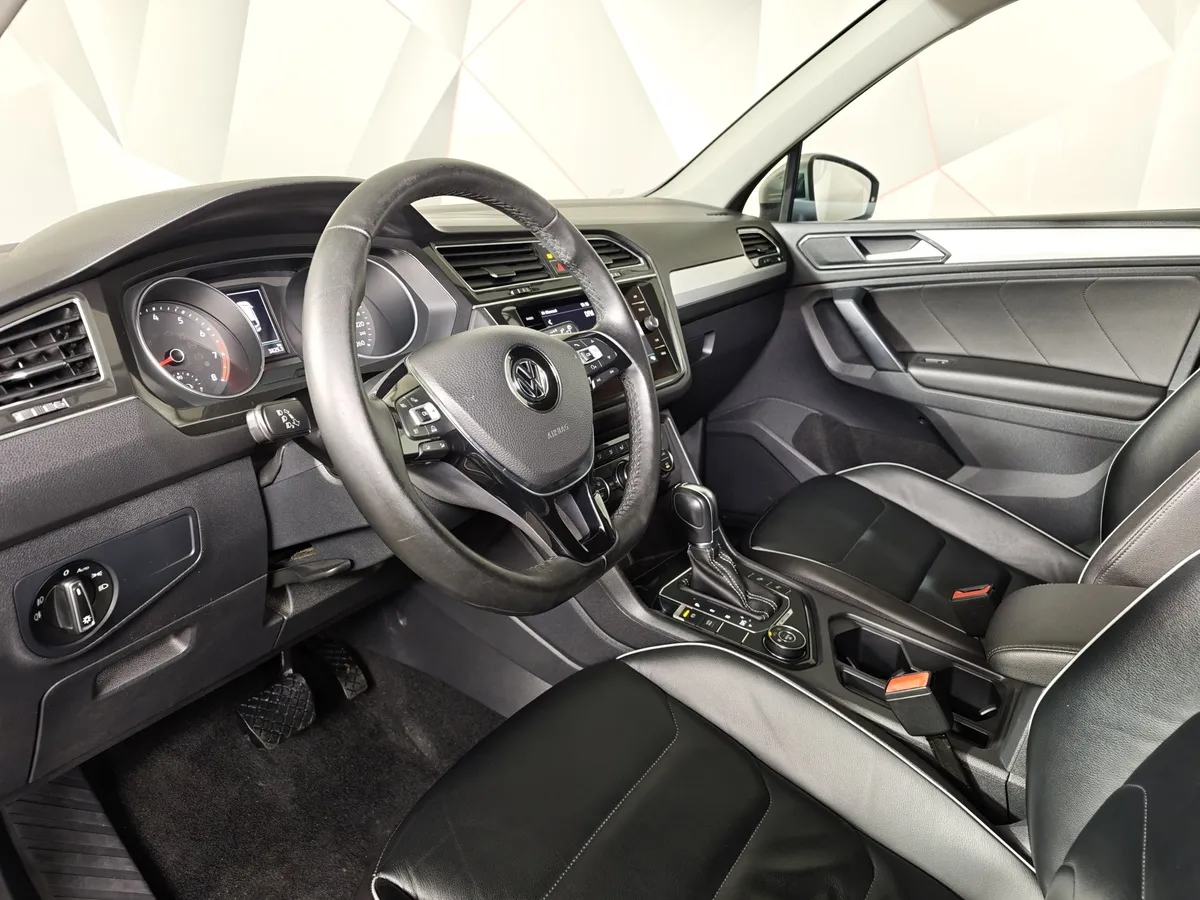 Volkswagen Tiguan 2.0 TSI 4Motion DSG (180 л.с.) Comfortline Серебристый в АВИЛОН. Слайд №18