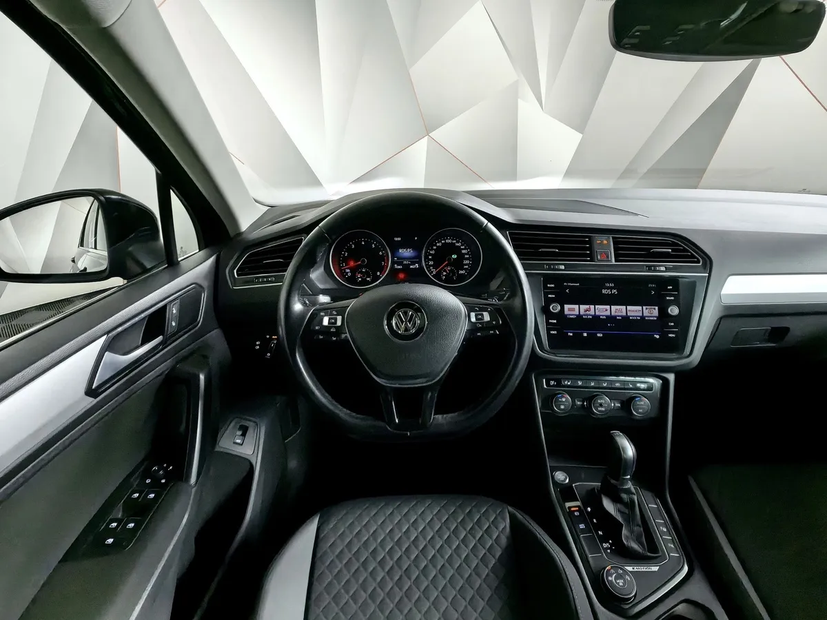Volkswagen Tiguan 2.0 TSI 4Motion DSG (180 л.с.) Comfortline Черный в АВИЛОН. Слайд №20