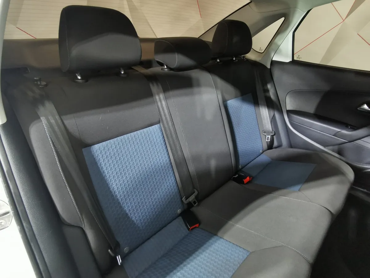 Volkswagen Polo 1.6 Tiptronic (105 л.с.) Comfortline Белый в АВИЛОН. Слайд №15