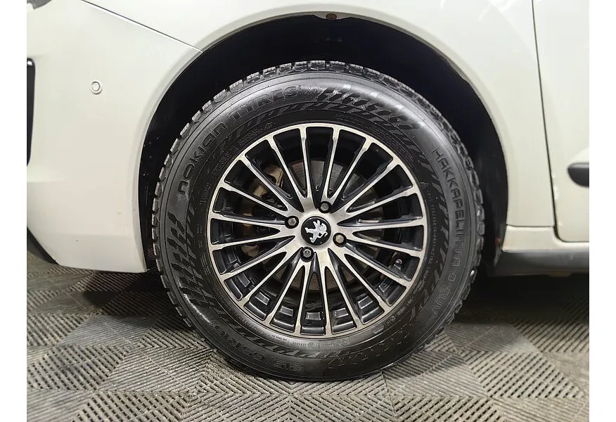 Peugeot 3008 1.6 AT 4WD (150 л.с.) Белый в АВИЛОН. Слайд №9