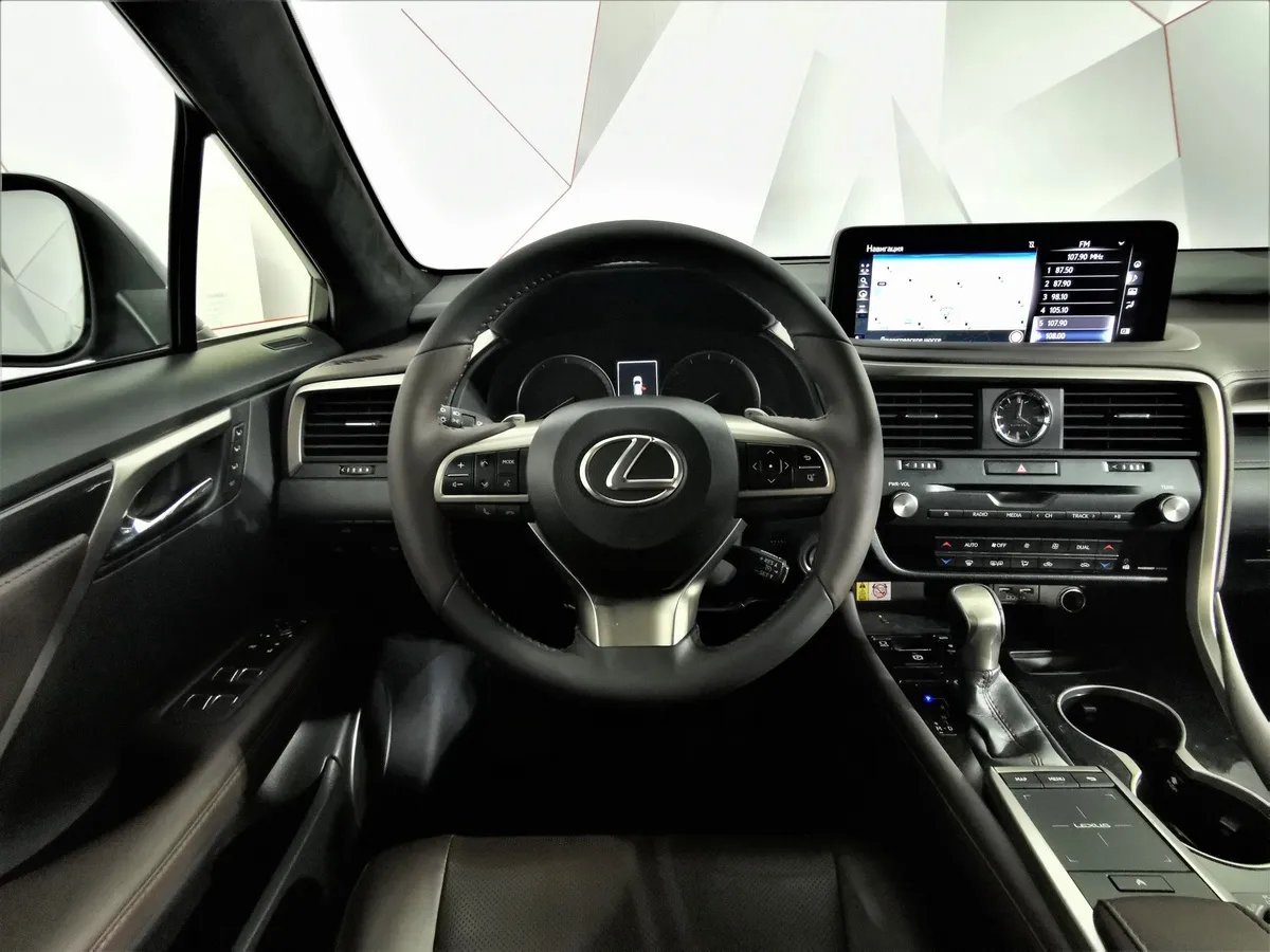 Lexus RX 2.0 AT AWD (238 л.с.) Executive Серый в АВИЛОН. Слайд №19