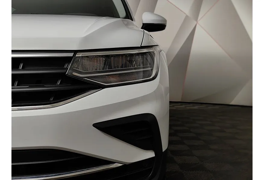 Volkswagen Tiguan 2.0 TSI 4Motion AT (180 л.с.) Status Белый в АВИЛОН. Слайд №10