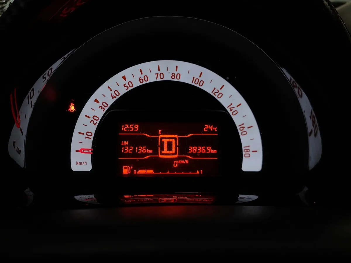 Smart Fortwo 0.9 T AMT twinamic (90 л.с.) Оранжевый в АВИЛОН. Слайд №16