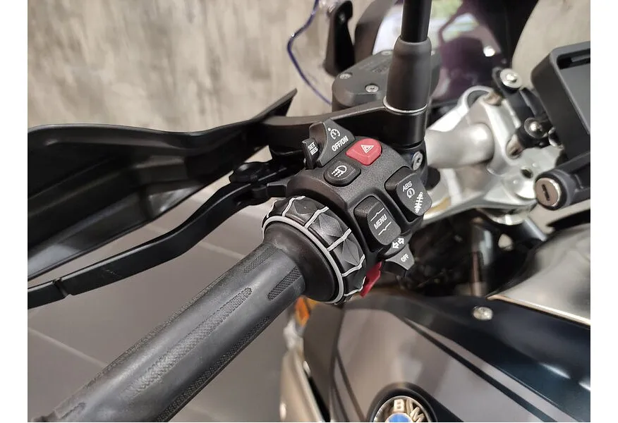 BMW Motorrad R 1250 R R 1250 R 1254 см³ (136) 1254 Черный в АВИЛОН. Слайд №9