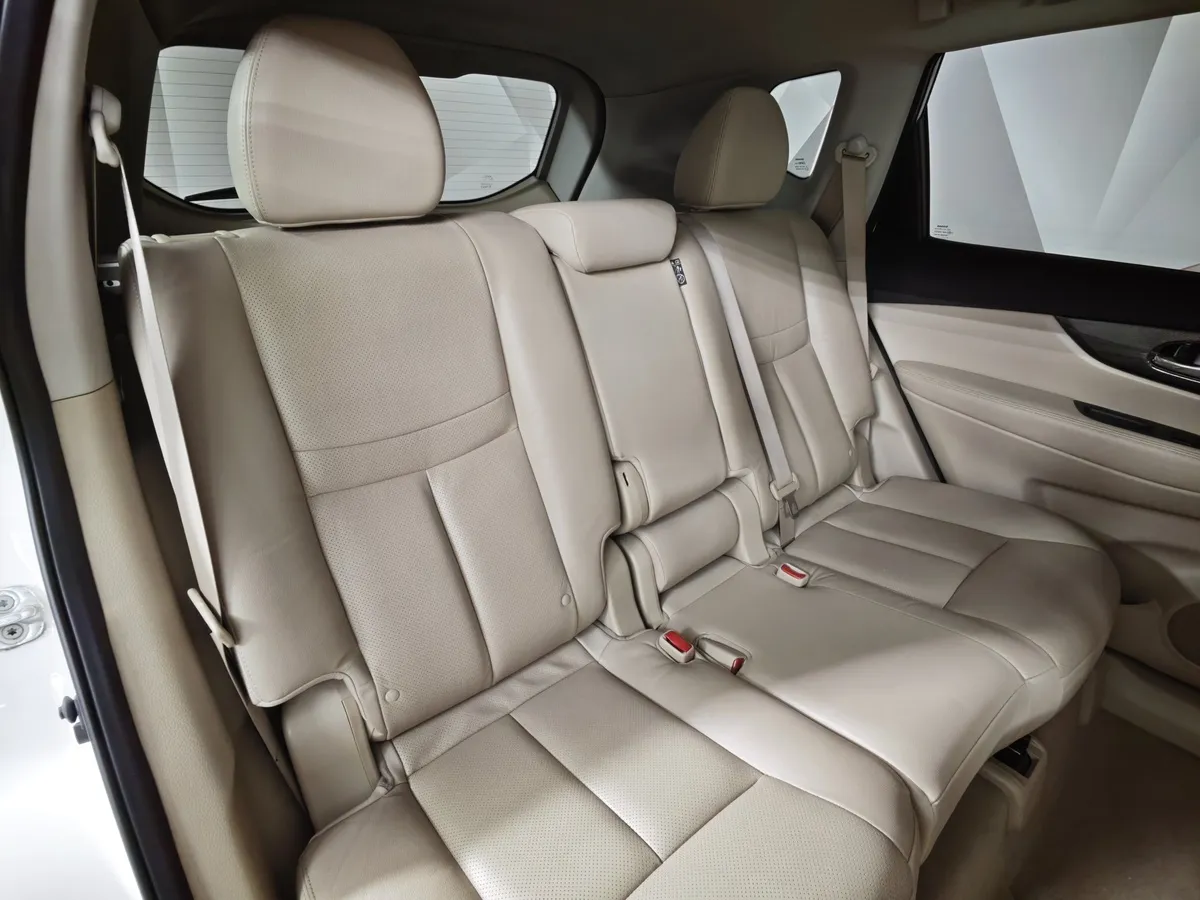 Nissan X-Trail 2.0 CVT AWD (144 л.с.) Белый в АВИЛОН. Слайд №15