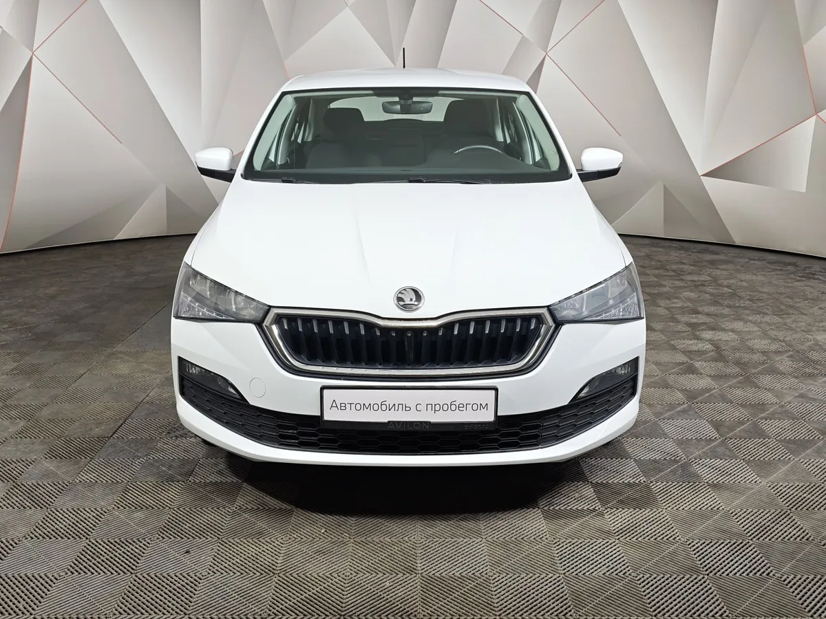 Skoda Rapid 1.6 AT (110 л.с.) Белый в АВИЛОН. Слайд №7