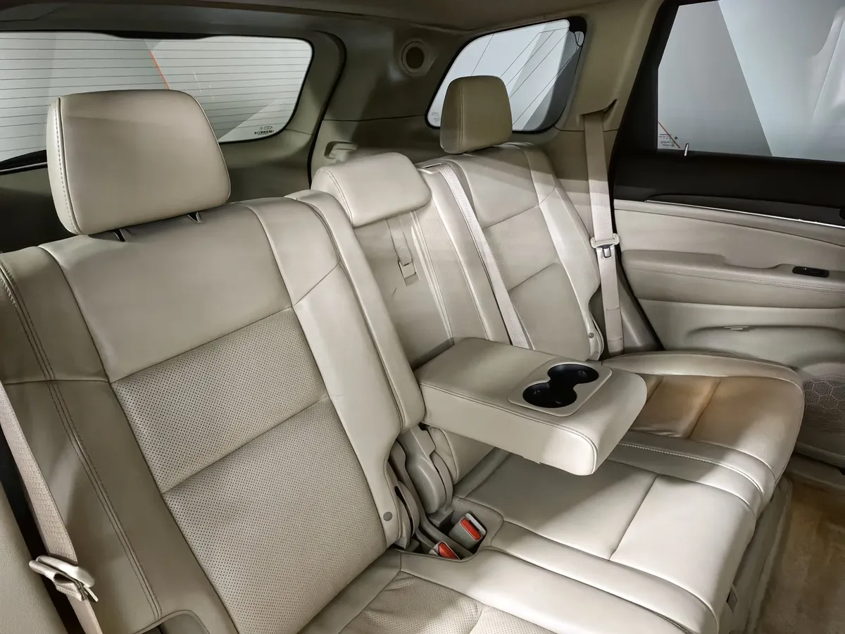 Jeep Grand Cherokee 3.6 AT AWD (286 л.с.) Overland Черный в АВИЛОН. Слайд №17