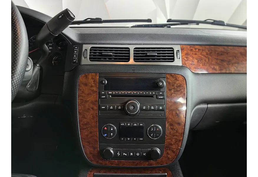 Chevrolet Tahoe 5.3 AT (325 л.с.) Черный в АВИЛОН. Слайд №15