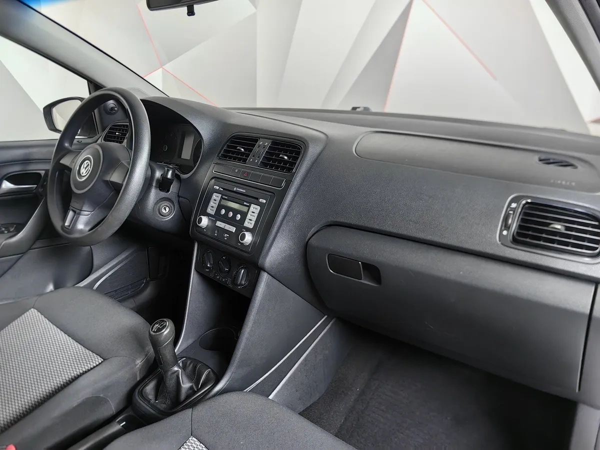 Volkswagen Polo 1.4 MT (80 л.с.) Белый в АВИЛОН. Слайд №13