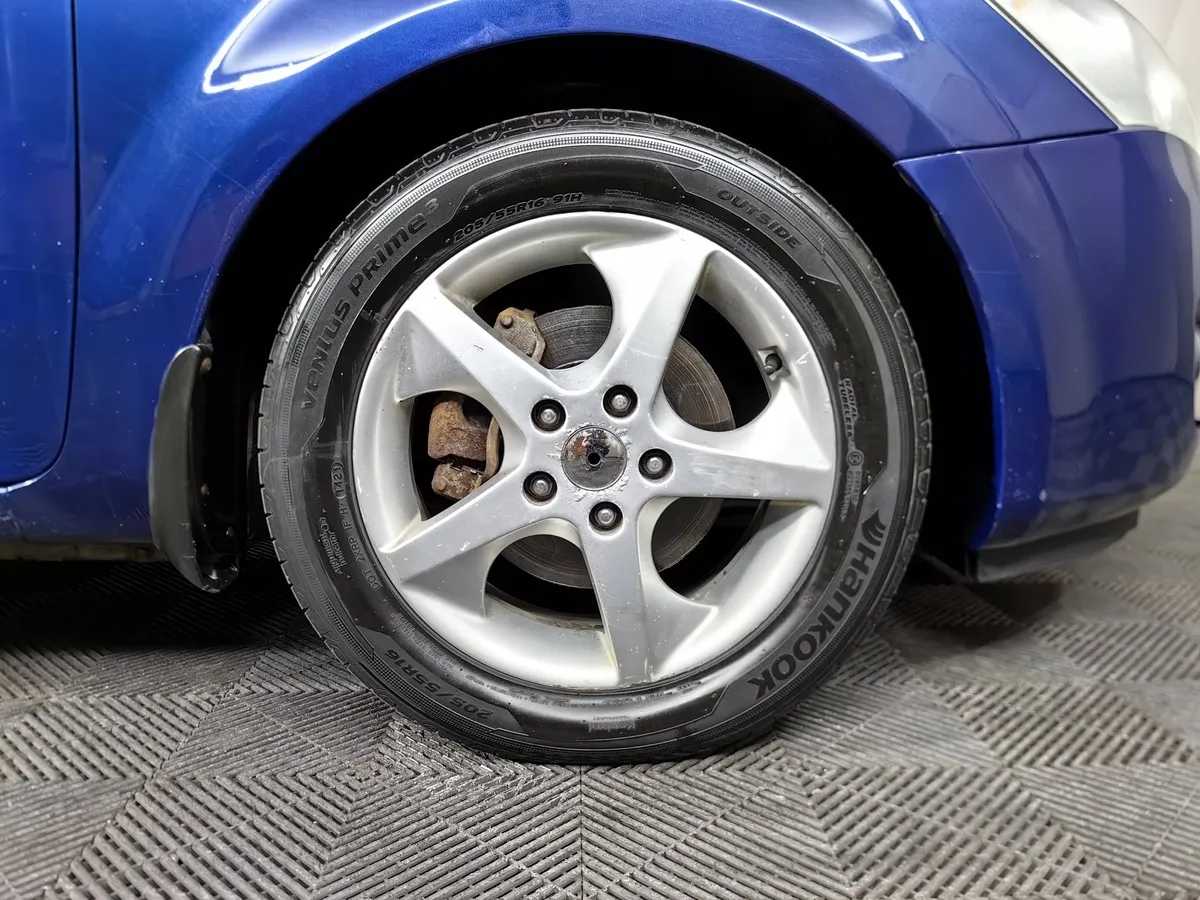Kia Ceed 2.0 AT (143 л.с.) Синий в АВИЛОН. Слайд №9
