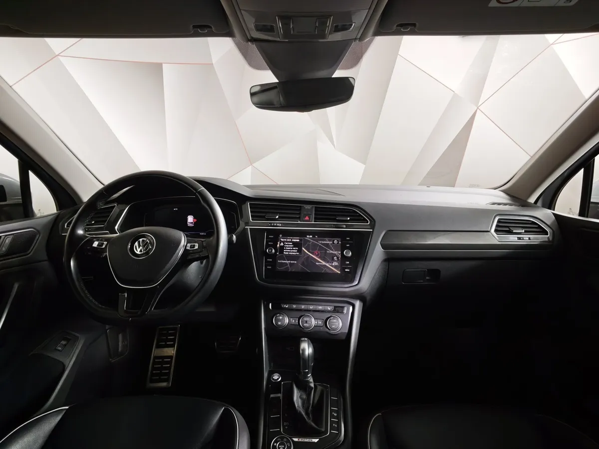 Volkswagen Tiguan 2.0 TSI 4Motion DSG (220 л.с.) R-Line Белый в АВИЛОН. Слайд №14