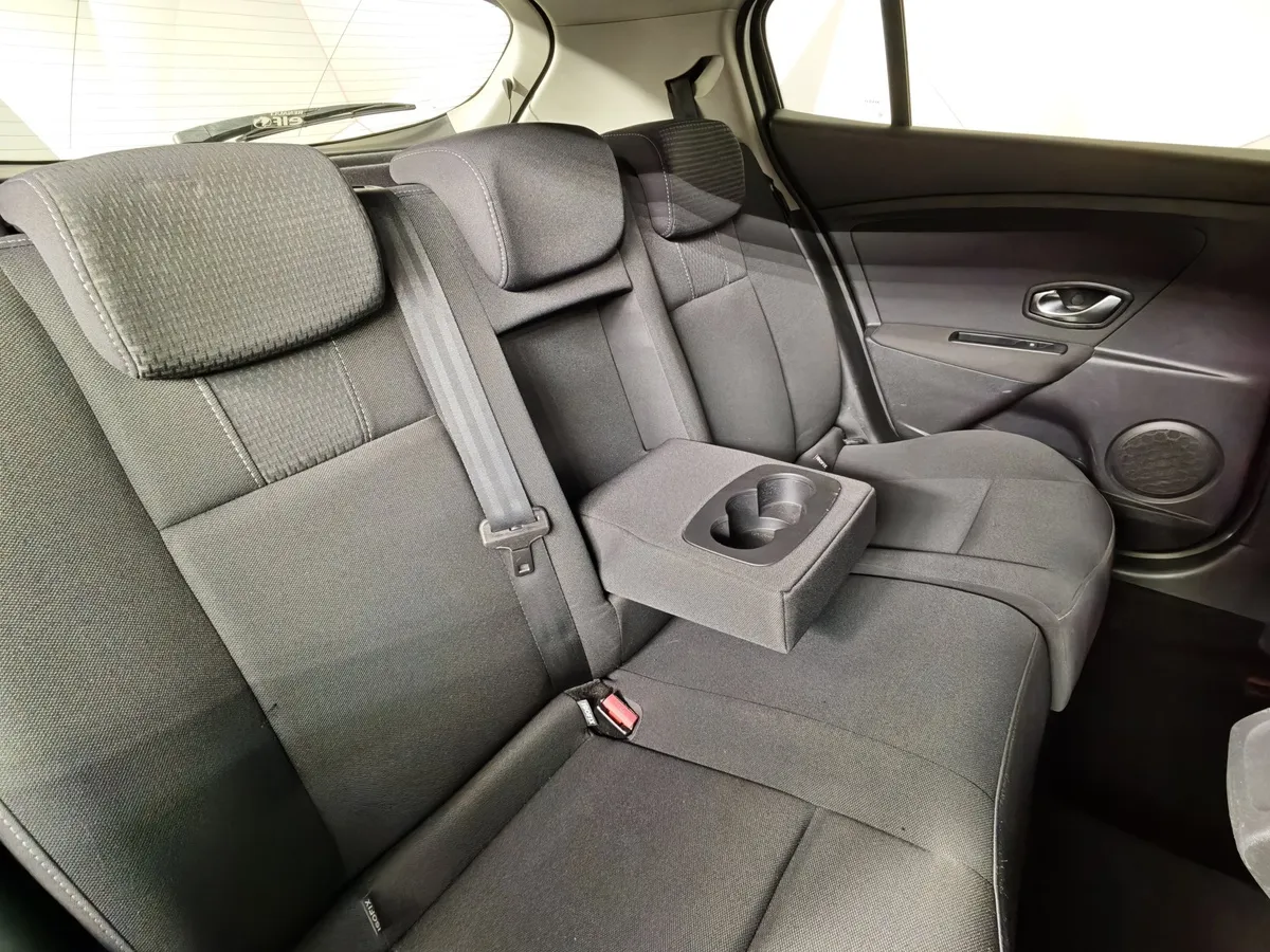 Renault Megane 1.6 MT (106 л.с.) Черный в АВИЛОН. Слайд №17
