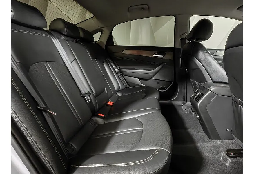 Hyundai Sonata 2.0 AT (150 л.с.) Style Серебристый в АВИЛОН. Слайд №16 Hyundai Sonata 2.0 AT (150 л.с.) Style Серебристый в АВИЛОН. Слайд №16