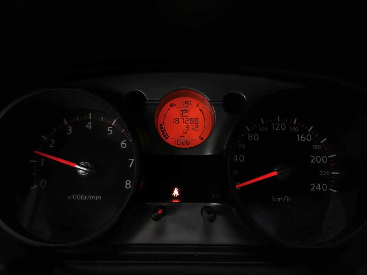 Nissan Qashqai 2.0 CVT FWD (141 л.с.) XE Красный в АВИЛОН. Слайд №16