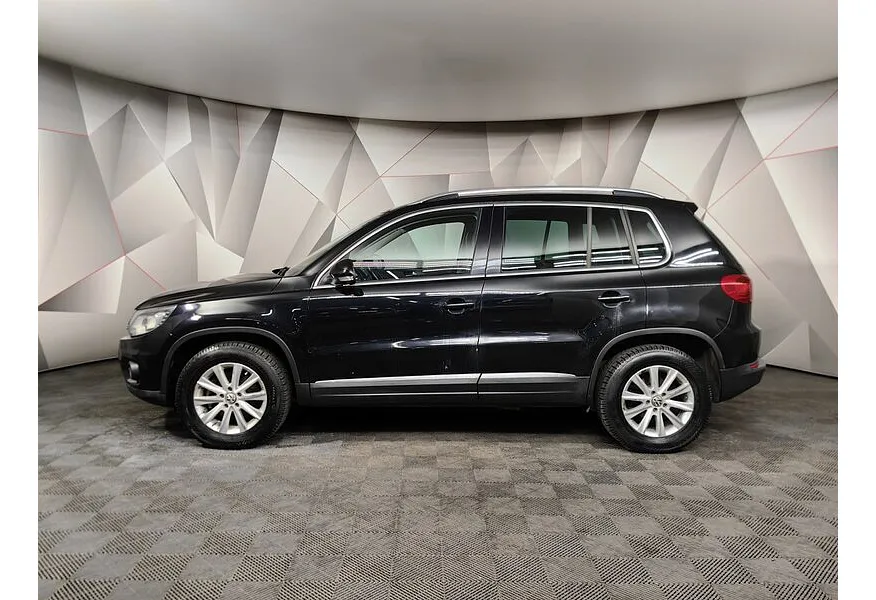 Volkswagen Tiguan 2.0 TDI 4Motion AT (140 л.с.) Track & Field Черный в АВИЛОН. Слайд №5