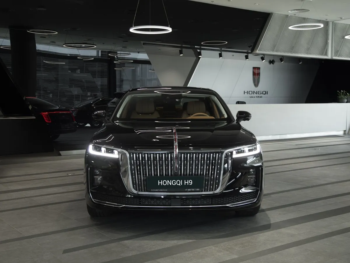 Hongqi H9 2.0T AT (245 л.с.) Делюкс Черный в АВИЛОН. Слайд №3
