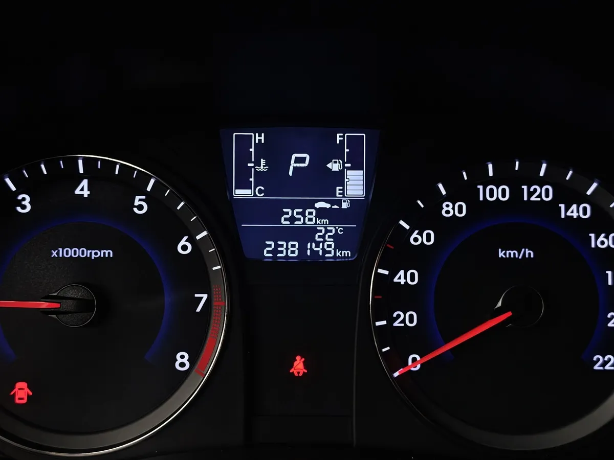 Hyundai Solaris 1.6 AT (123 л.с.) Comfort Красный в АВИЛОН. Слайд №17