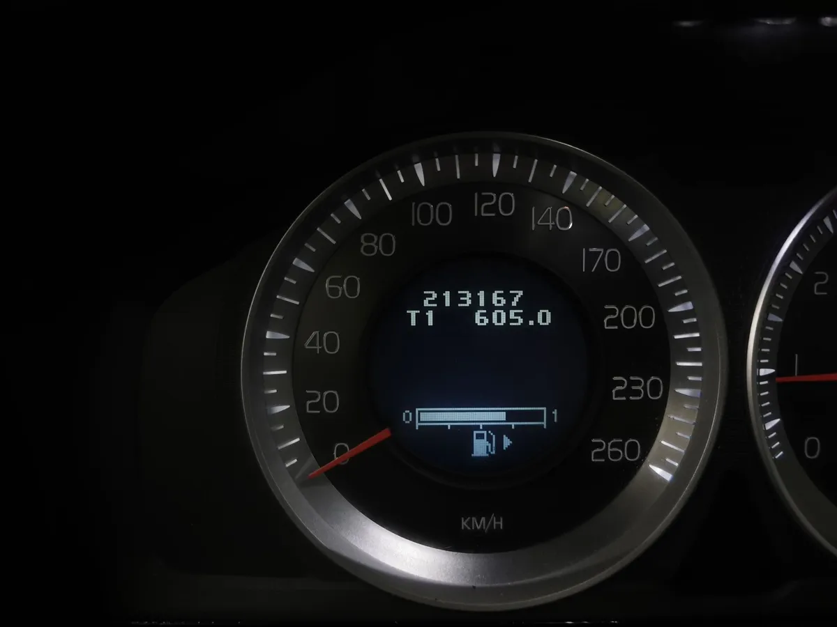 Volvo XC60 2.0 T AT (203 л.с.) Черный в АВИЛОН. Слайд №17